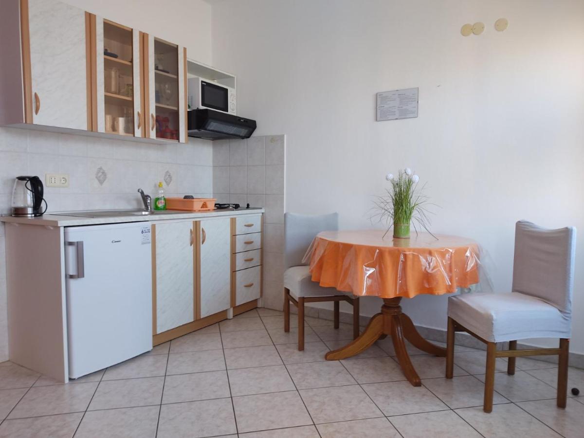 Apartmani Kosara Rovigno Esterno foto